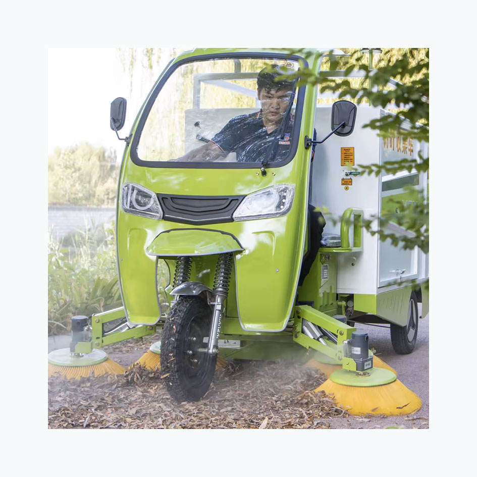 Ride-On 3 Wheel Steering 2 Meters Cleaning Width Leaf Sweeper Street Sweeper Machine