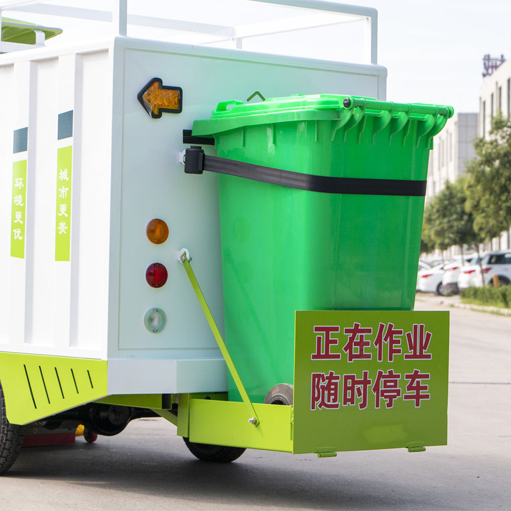 Ride-On 3 Wheel Steering 2 Meters Cleaning Width Leaf Sweeper Street Sweeper Machine